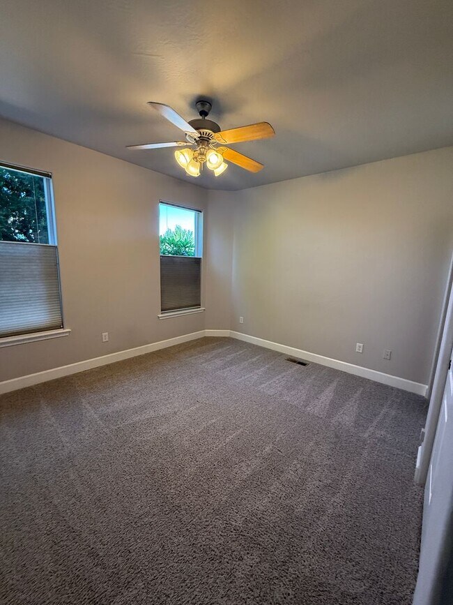 Building Photo - 3170 Juniper Ridge Dr