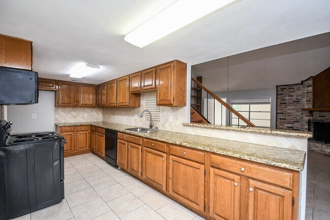 Building Photo - 2430 Long Reach Dr