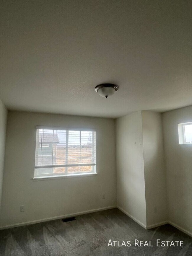 Building Photo - 17704 E 103rd Ave