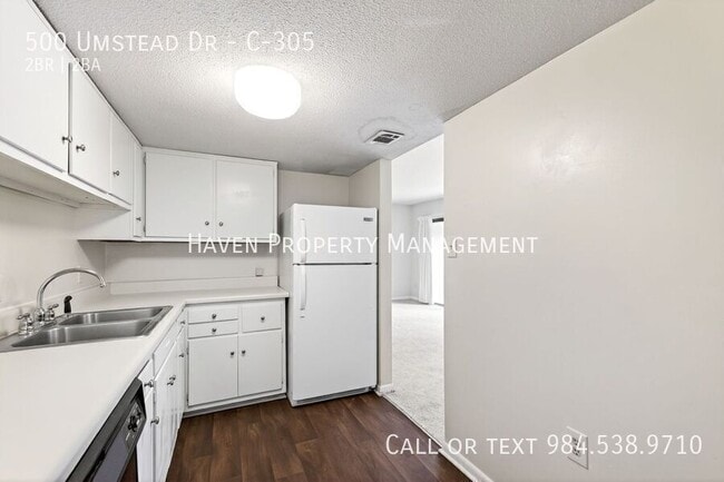 Building Photo - 500 Umstead Dr