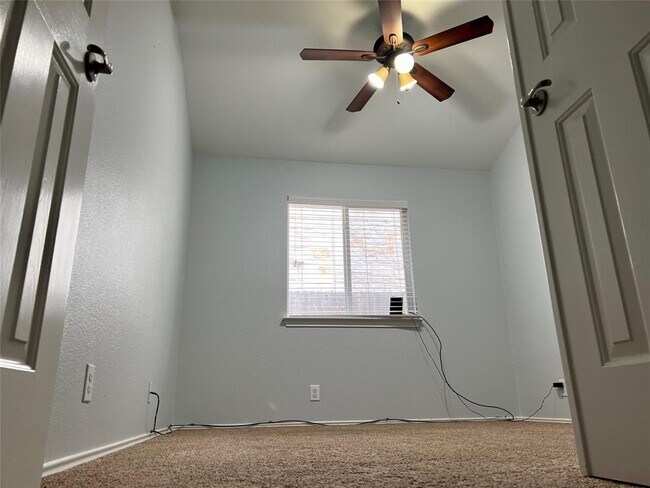 Building Photo - 309 Riverine Way