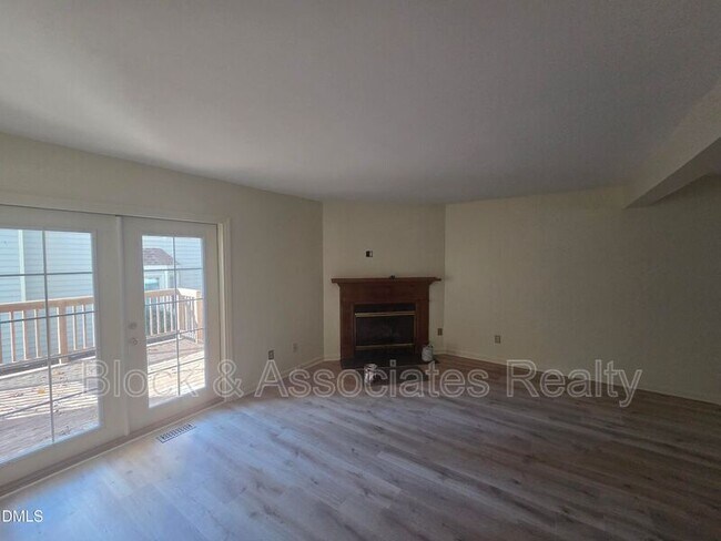 Building Photo - 6550 Thetford Ct