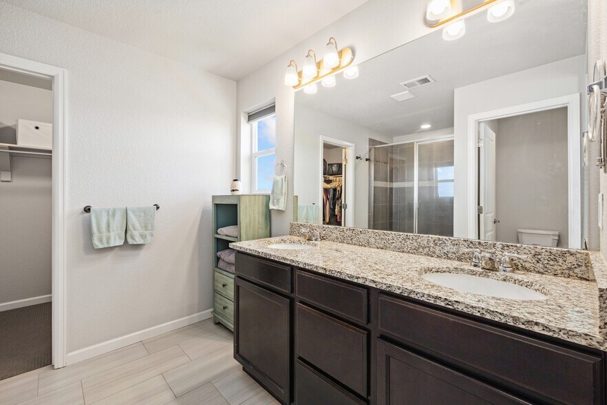 Building Photo - 3068 Aries Dr