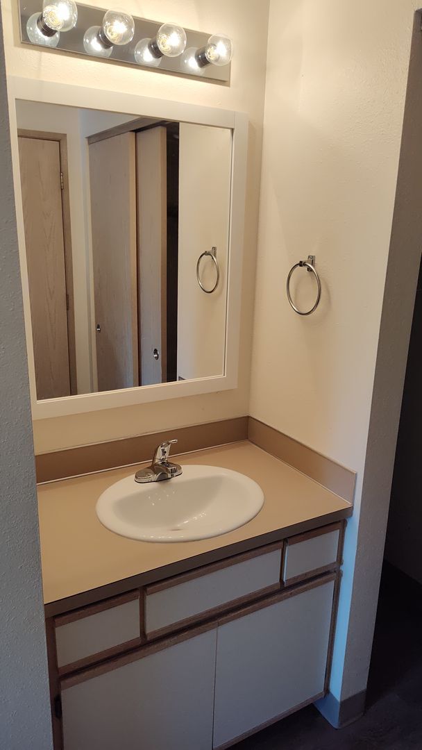 Interior Photo - Amber Park