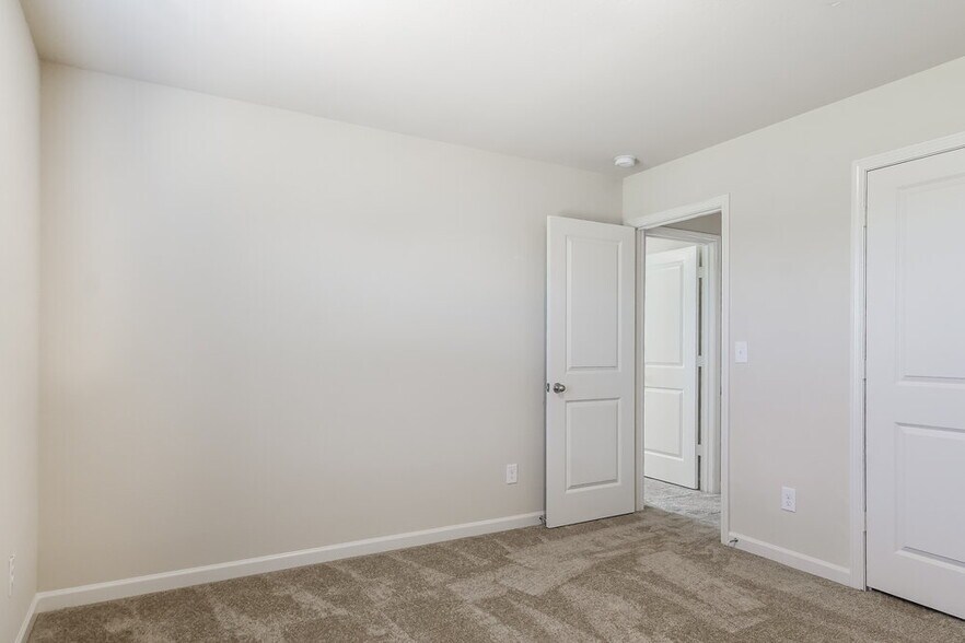 Building Photo - 128 Brook Dr