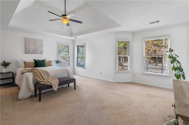 Building Photo - 3713 Lake Edge Dr