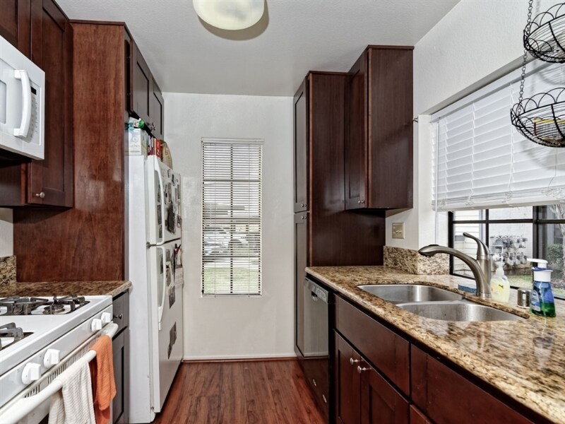 Building Photo - 10945 Summerdale Way