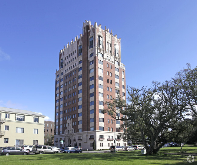 Primary Photo - The Bellevue Staten