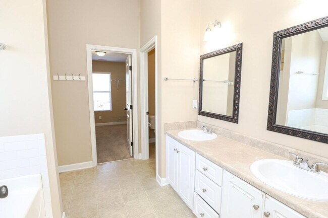 Building Photo - 4 Bedroom 2.5 Bath in Grovetown!