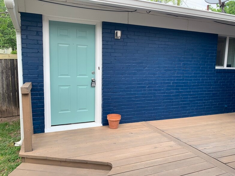 Building Photo - 2410 Audubon Pl