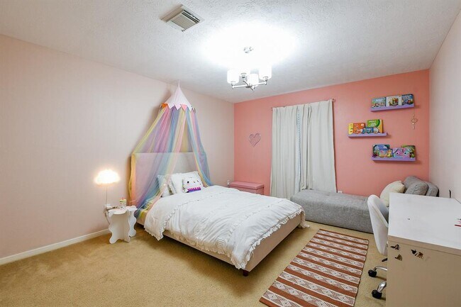 Building Photo - 6711 Seminole Lodge Ln
