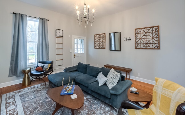 Building Photo - 612 Shelby St