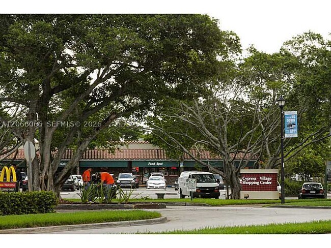 Building Photo - 7400 Miami Lakes Dr