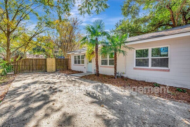 Building Photo - 1757 Skinner Ave