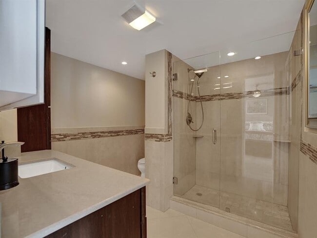 Building Photo - 4280 Galt Ocean Dr