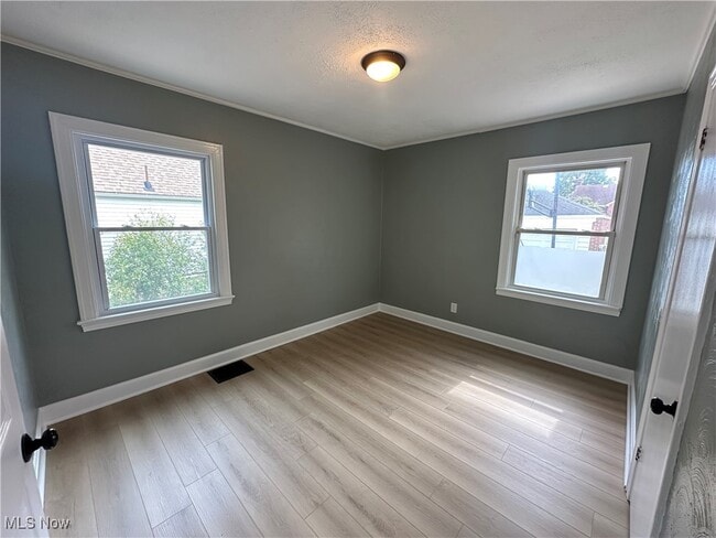 Building Photo - 33 Marlindale Ave