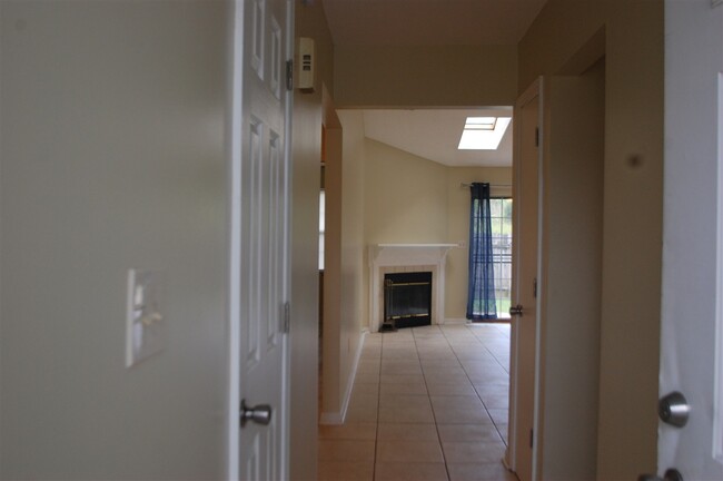 Building Photo - 624 Potomac Ct