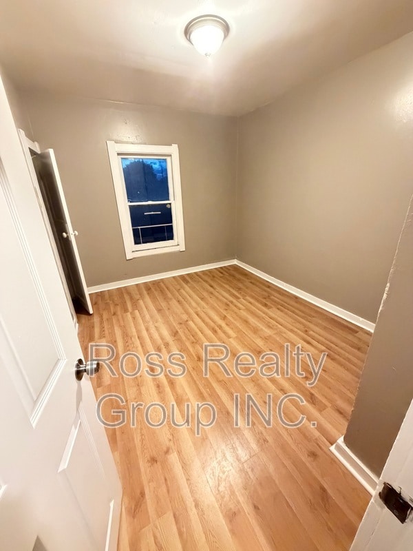 Building Photo - 1403 Navarre Ave