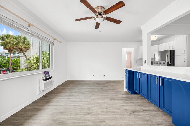 Building Photo - 616 unit 13