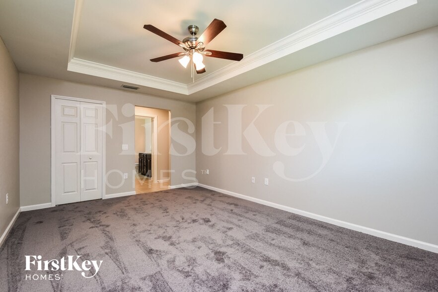 Building Photo - 8287 Robin Rd