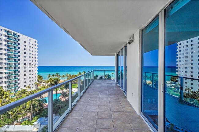 Building Photo - 3101 S Ocean Dr