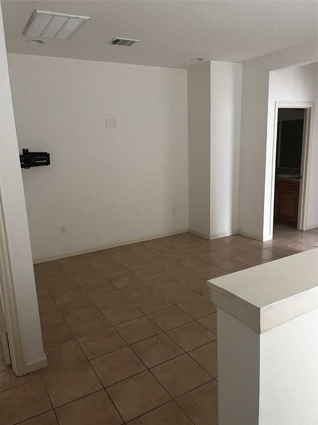 Building Photo - 4303 Oak Ridge Dr