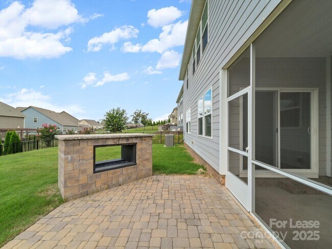 Building Photo - 1067 Winnett Dr