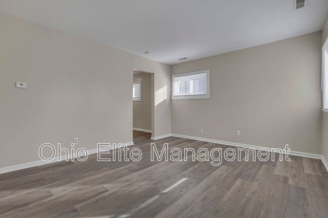 Building Photo - 2416 Dawnlight Ave