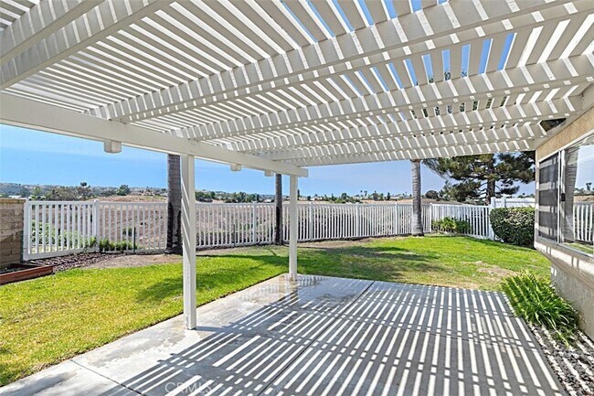 Building Photo - 24332 Kings View