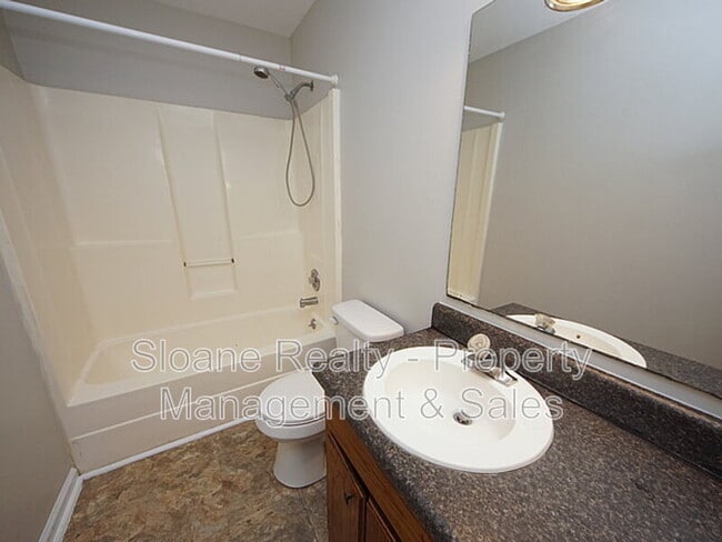 Building Photo - 7616 Valleyview Cir