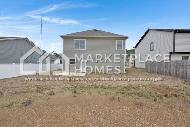 Building Photo - 170 Kings Wy