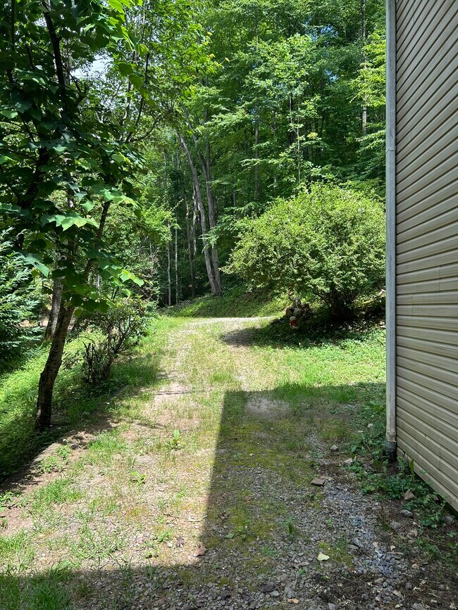 Building Photo - 466 Old Camptown Dr