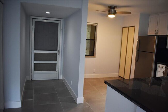 Building Photo - 2784 NW 42nd Ave