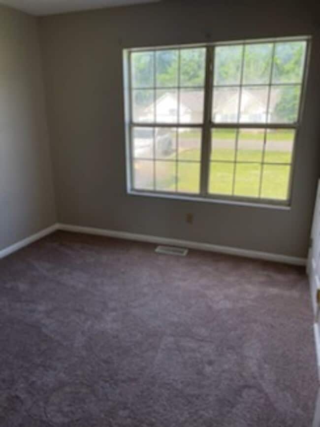 Building Photo - Charming 3 BD 2 BA Home!