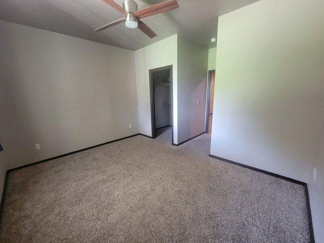 Building Photo - Peaceful Living with Views, Space & a 6 Ca...
