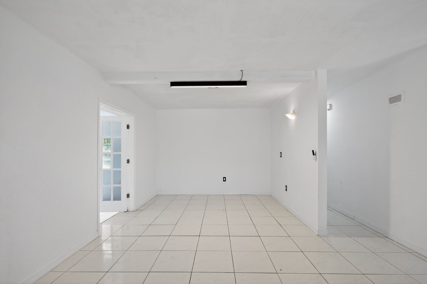 Building Photo - 76 NE 170th St
