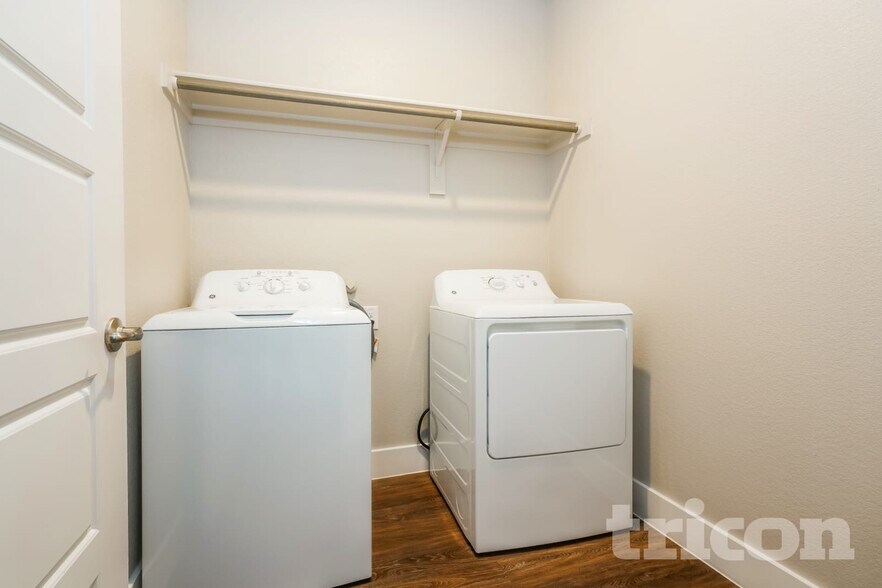 Building Photo - 10352 Ft Teran Trl