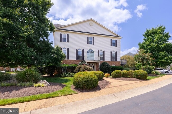 Building Photo - 2915 Murano Way