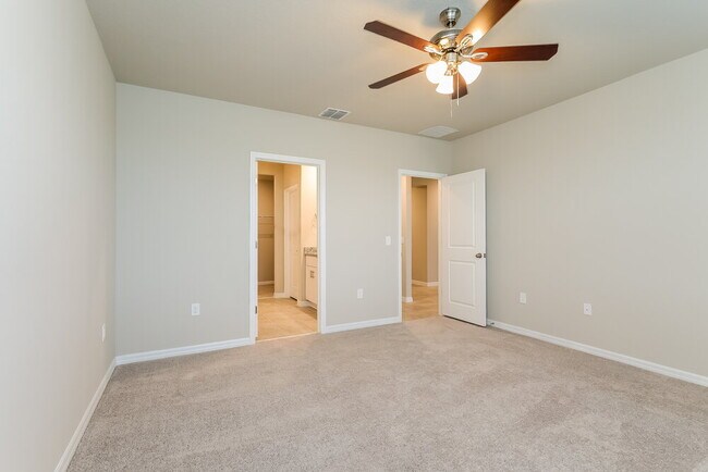 Building Photo - 1130 Oak Vly Dr