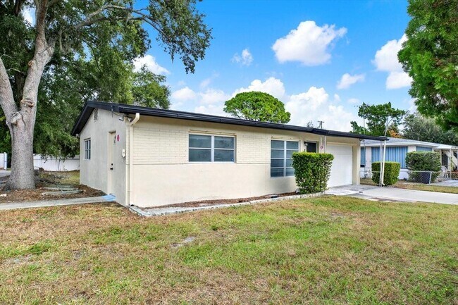 Building Photo - 5543 Gulf Dr