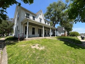 Building Photo - 428 Delaware St