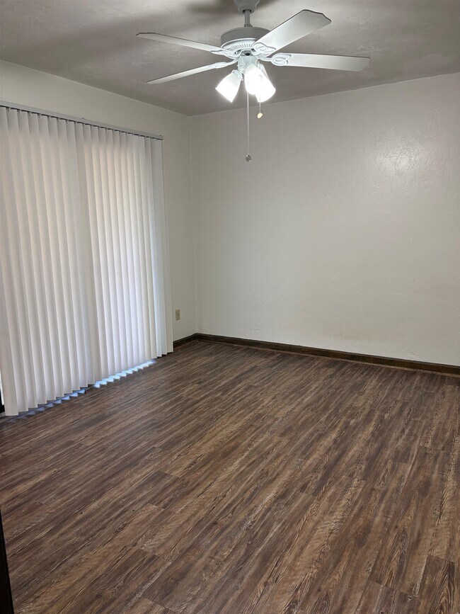 Building Photo - 3743 Donovan Dr