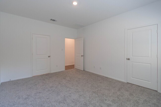 Building Photo - 3101 Windy Vane Dr