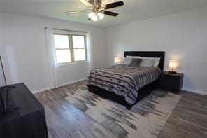 Building Photo - 7021 Greenview Cir N