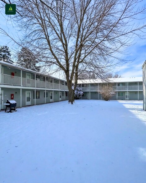 Building Photo - 520 Massillon Rd