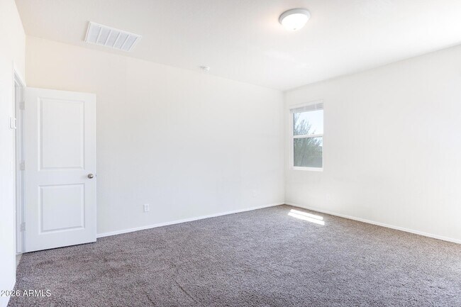 Building Photo - 1075 W Avalon Canyon Dr