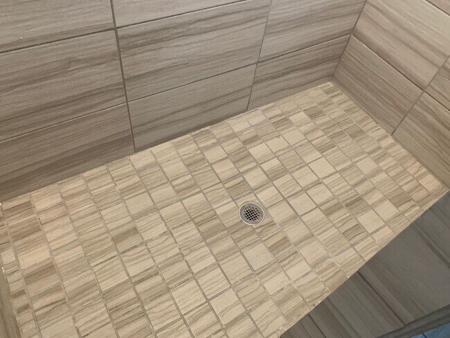 Building Photo - Newer Home in  Metro Park Village