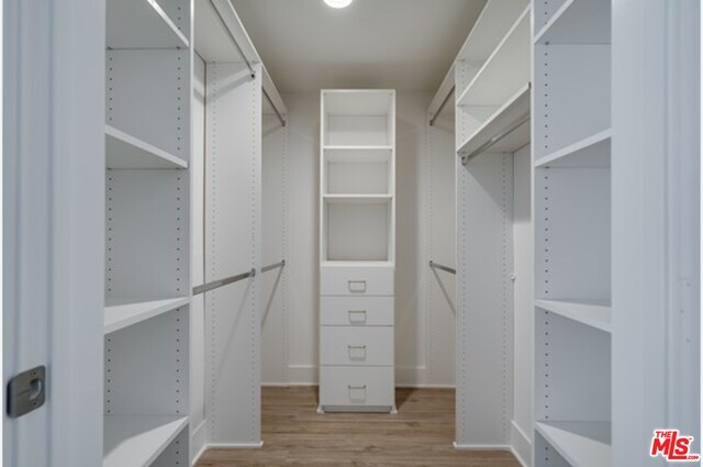 Building Photo - 1439 N Poinsettia Pl