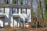 Building Photo - Updated Duplex Close To The Shops at Stone...