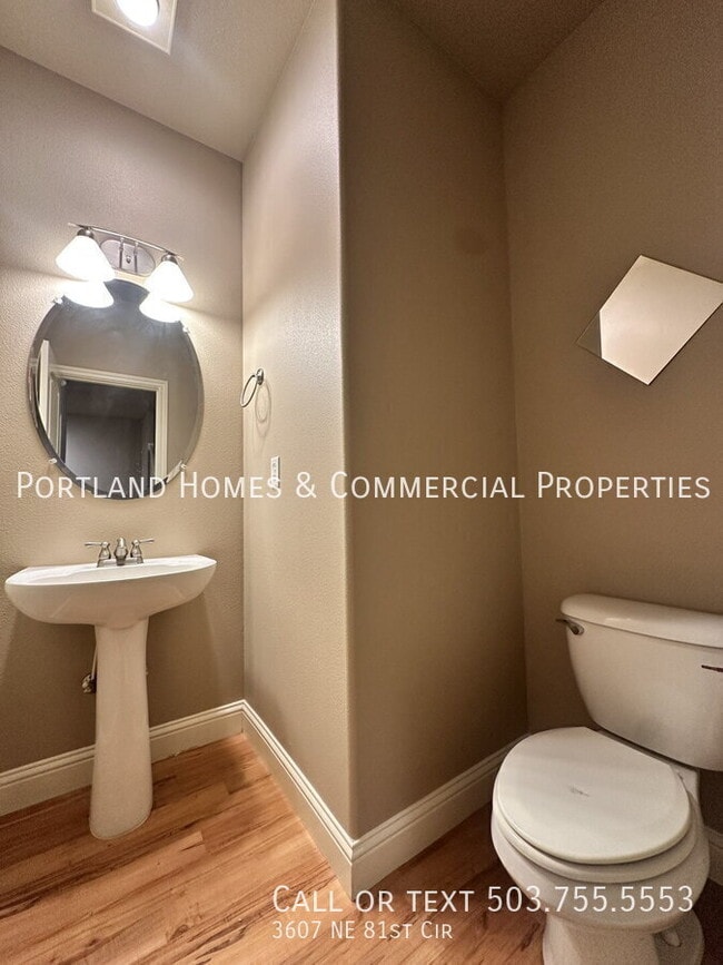 Building Photo - 3607 NE 81st Cir